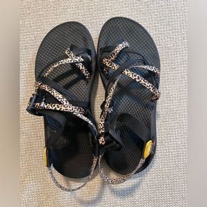 Custom Leopard Print Women’s Chacos ZX2 Cloud size 8